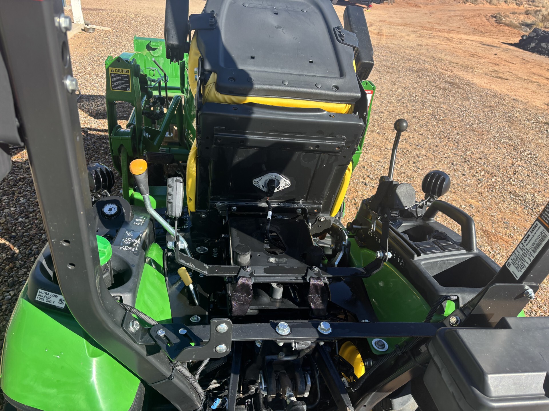 2023 John Deere 1025R Image 14