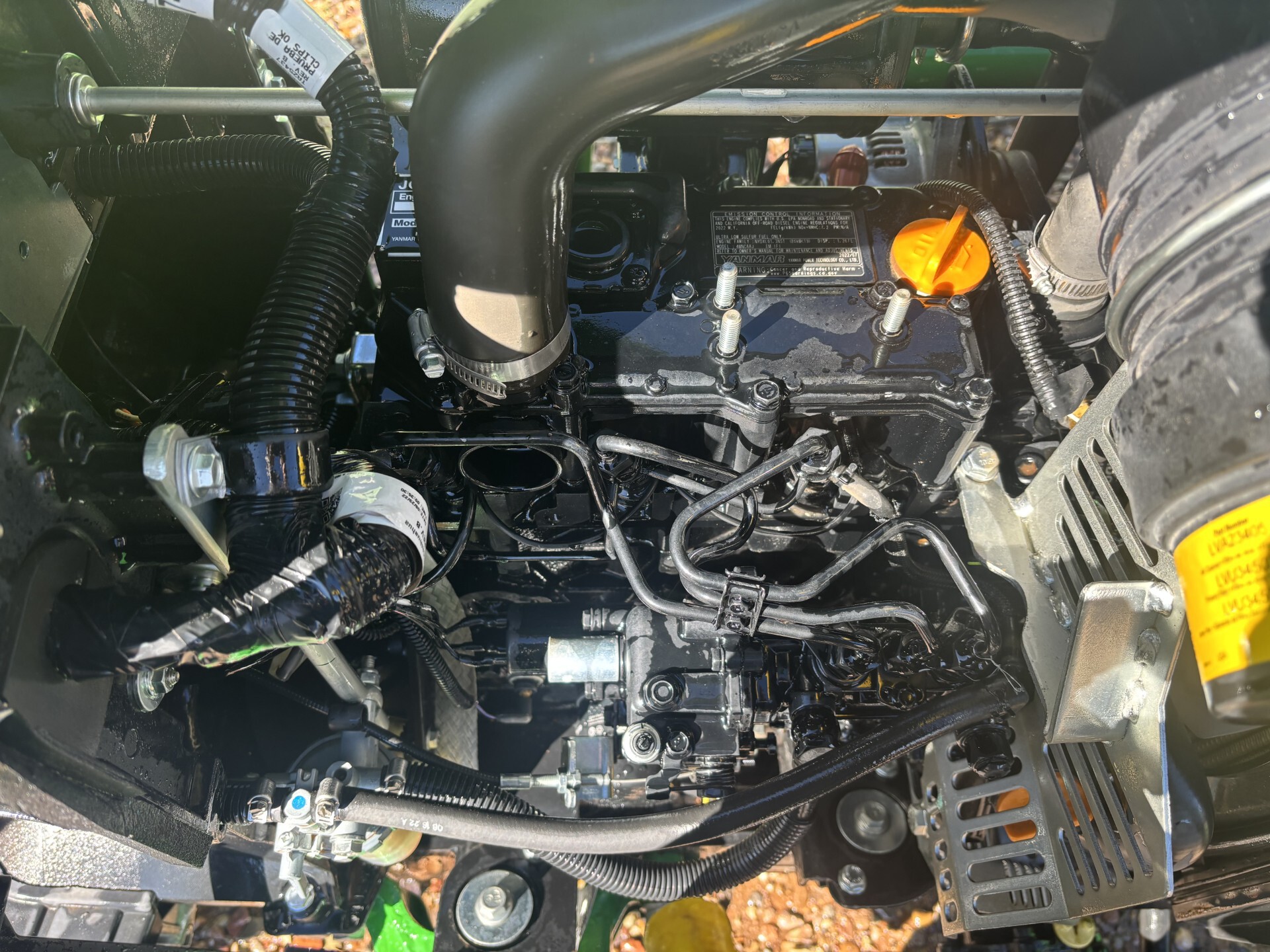 2023 John Deere 1025R Image 16