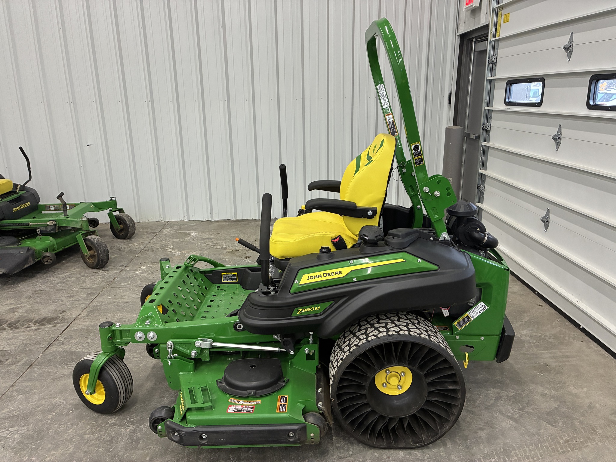 2023 John Deere Z960M Image 6