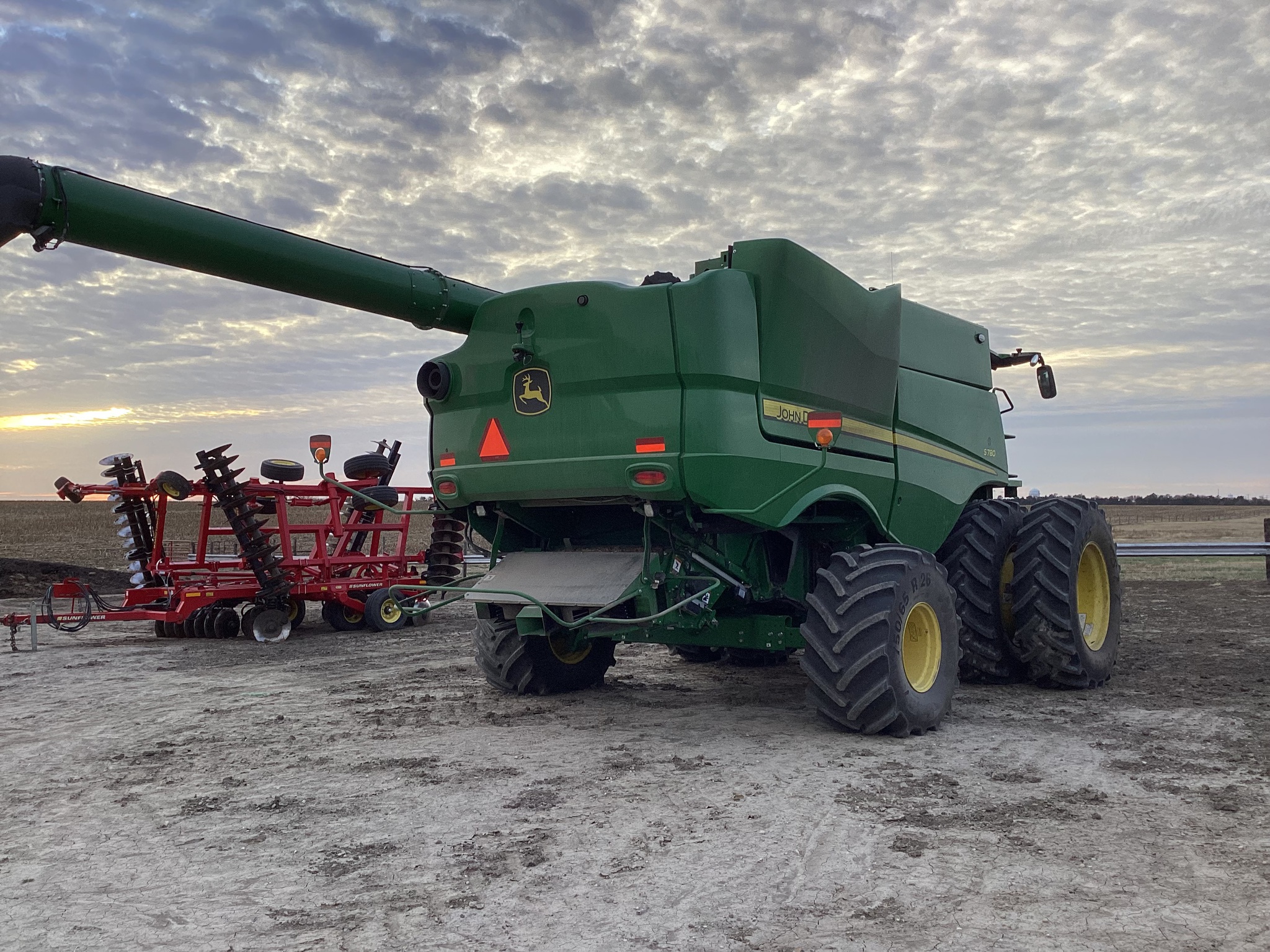 2023 John Deere S780 Image 7