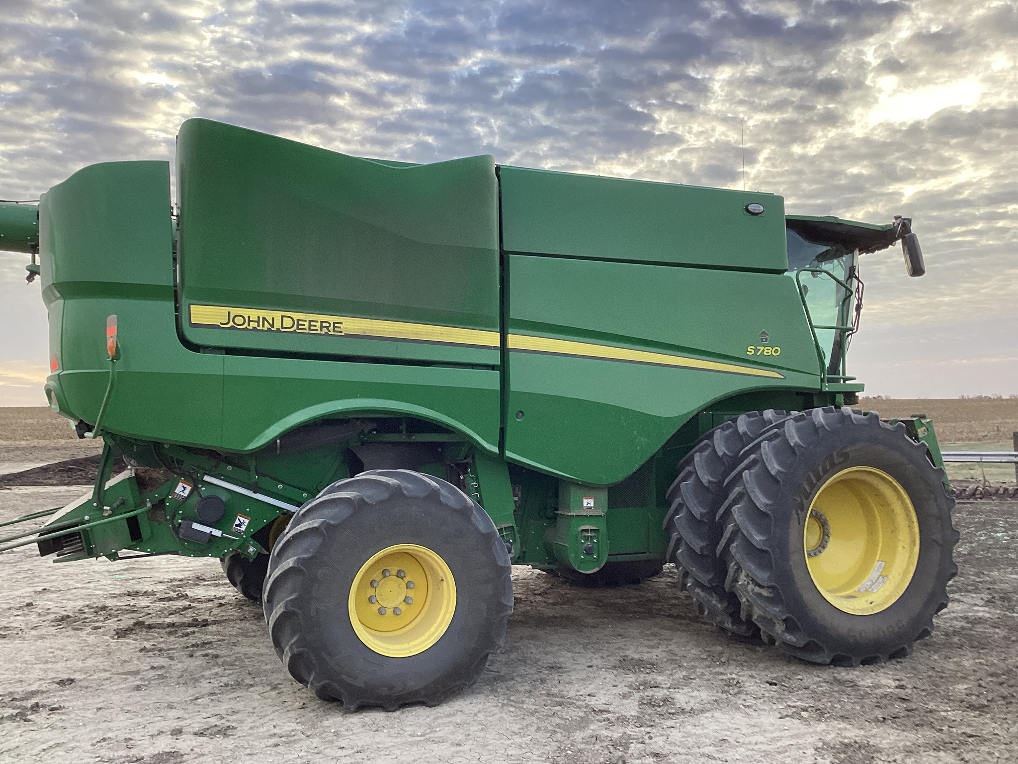 2023 John Deere S780 Image 8