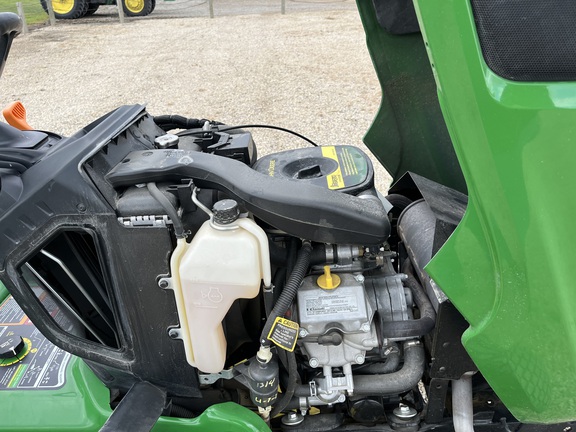 2016 John Deere X730 - Photo17