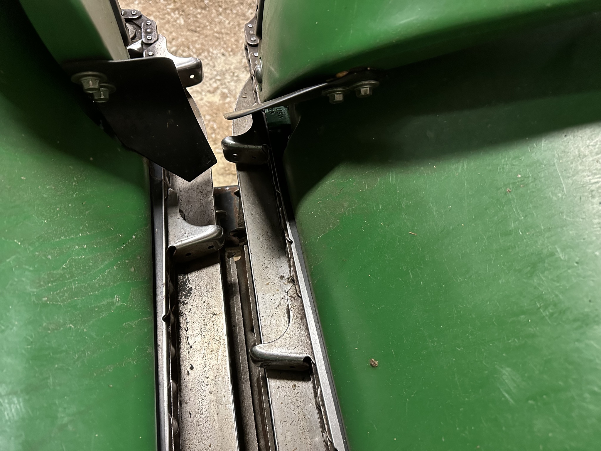 2022 John Deere C8R Image 12