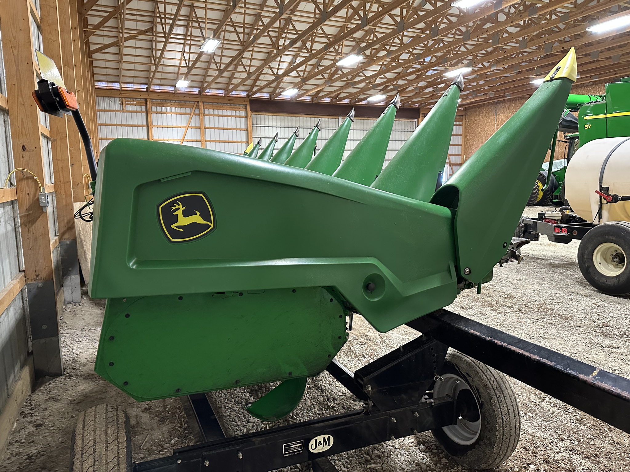 2022 John Deere C8R Image 4