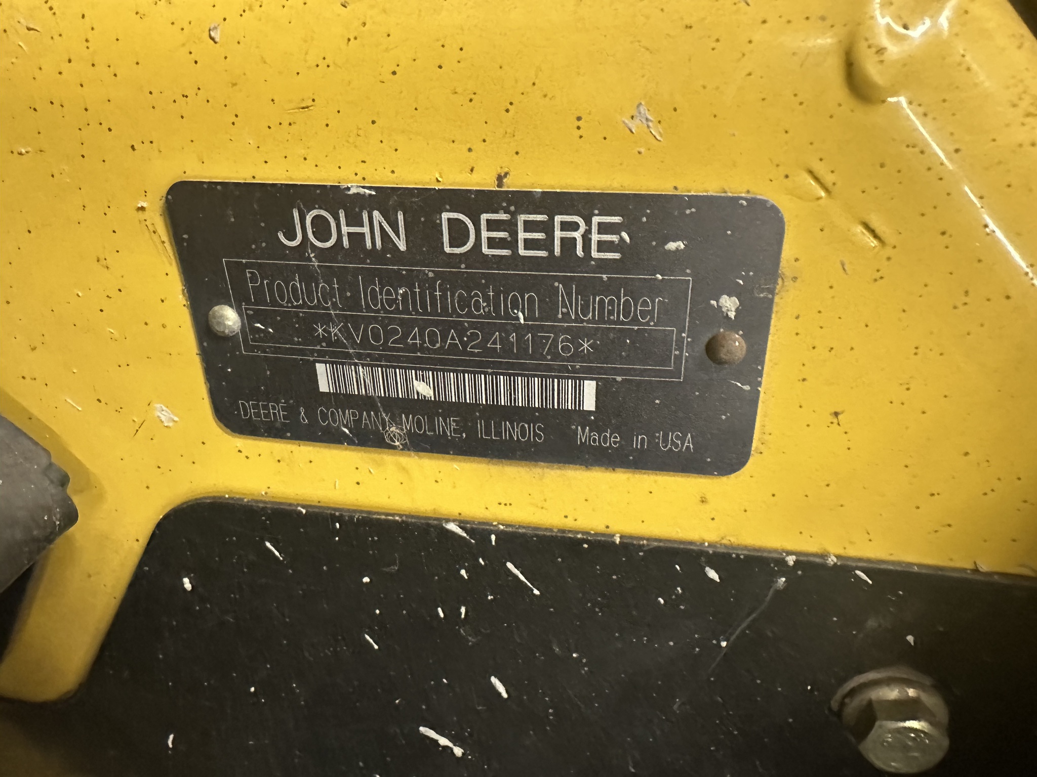 2000 John Deere 240 Image 9