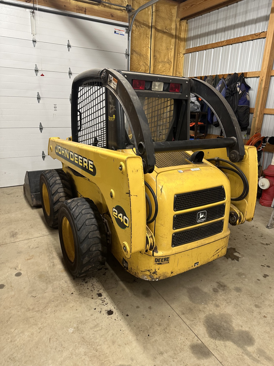 2000 John Deere 240 Image 4