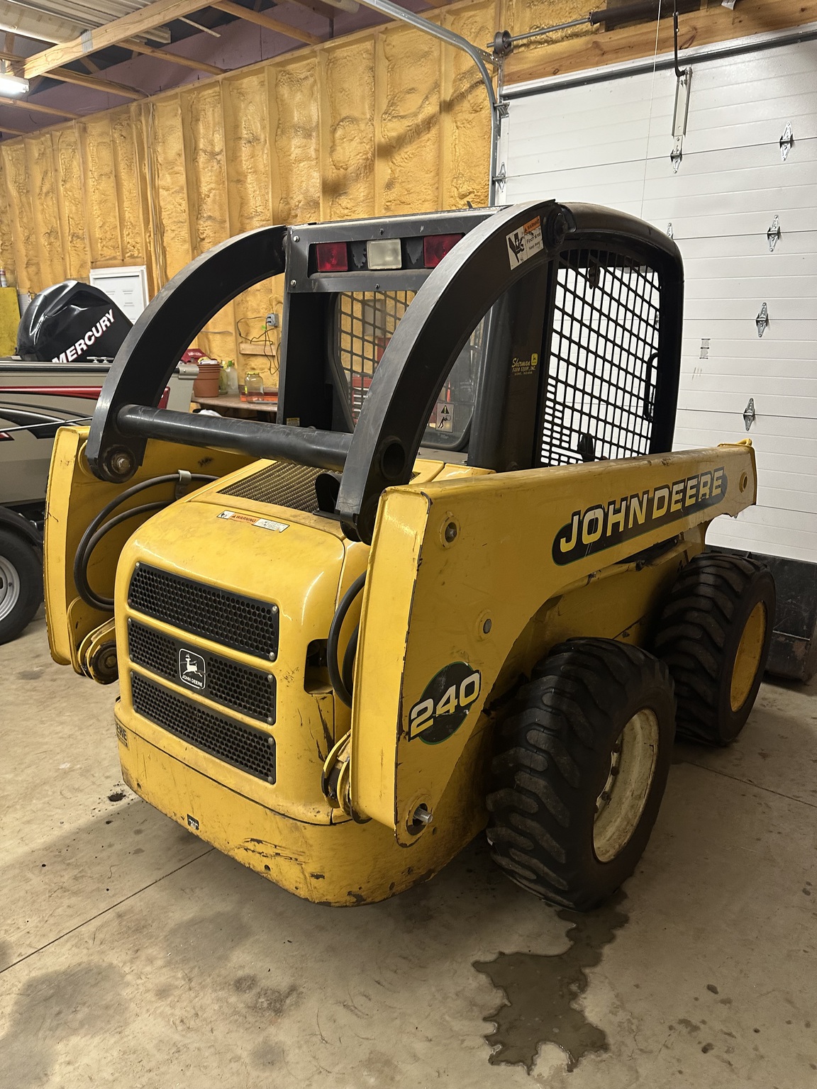 2000 John Deere 240 Image 3