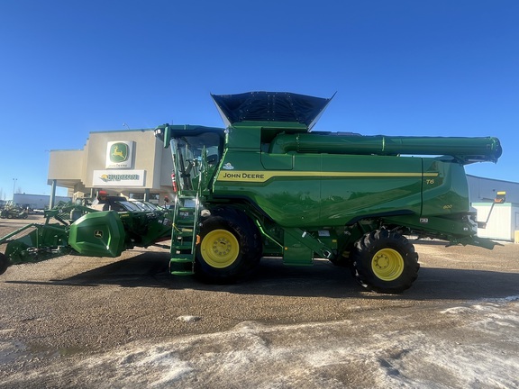 Used 2025 John Deere T6 800 Combines at Horizon Ag & Turf in Edmonton West, AB - Photo3