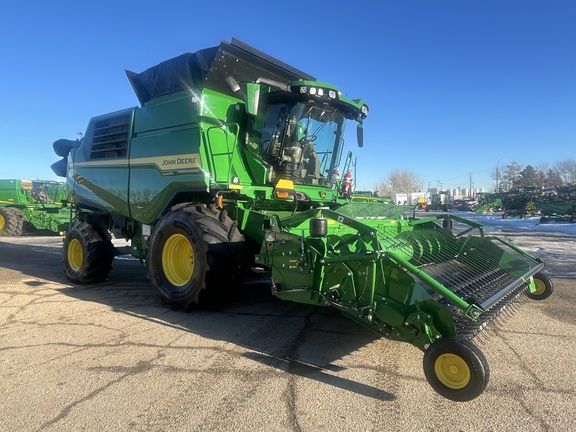 Used 2025 John Deere T6 800 Combines at Horizon Ag & Turf in Edmonton West, AB - Photo5