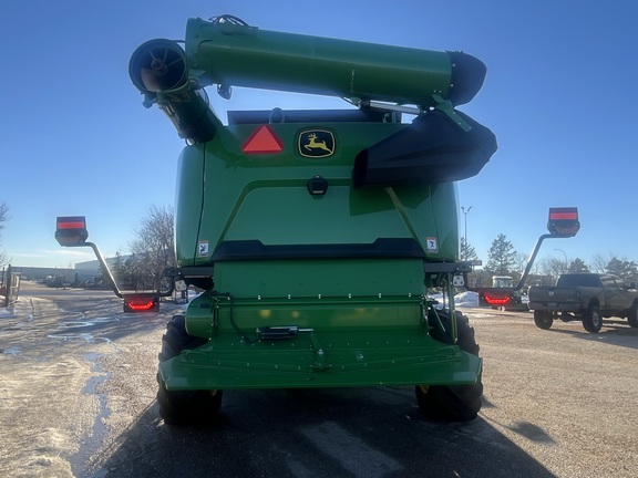 Used 2025 John Deere T6 800 Combines at Horizon Ag & Turf in Edmonton West, AB - Photo9