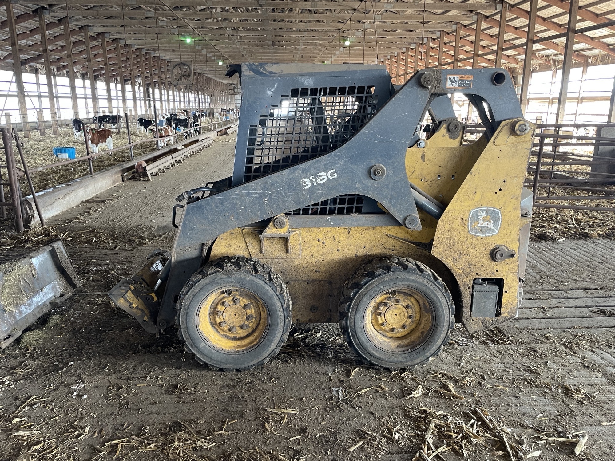 2018 John Deere 318G Image 1