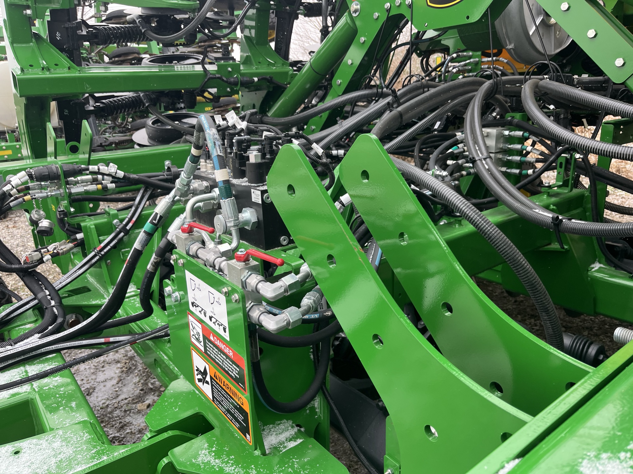 2025 John Deere N530C Image 8