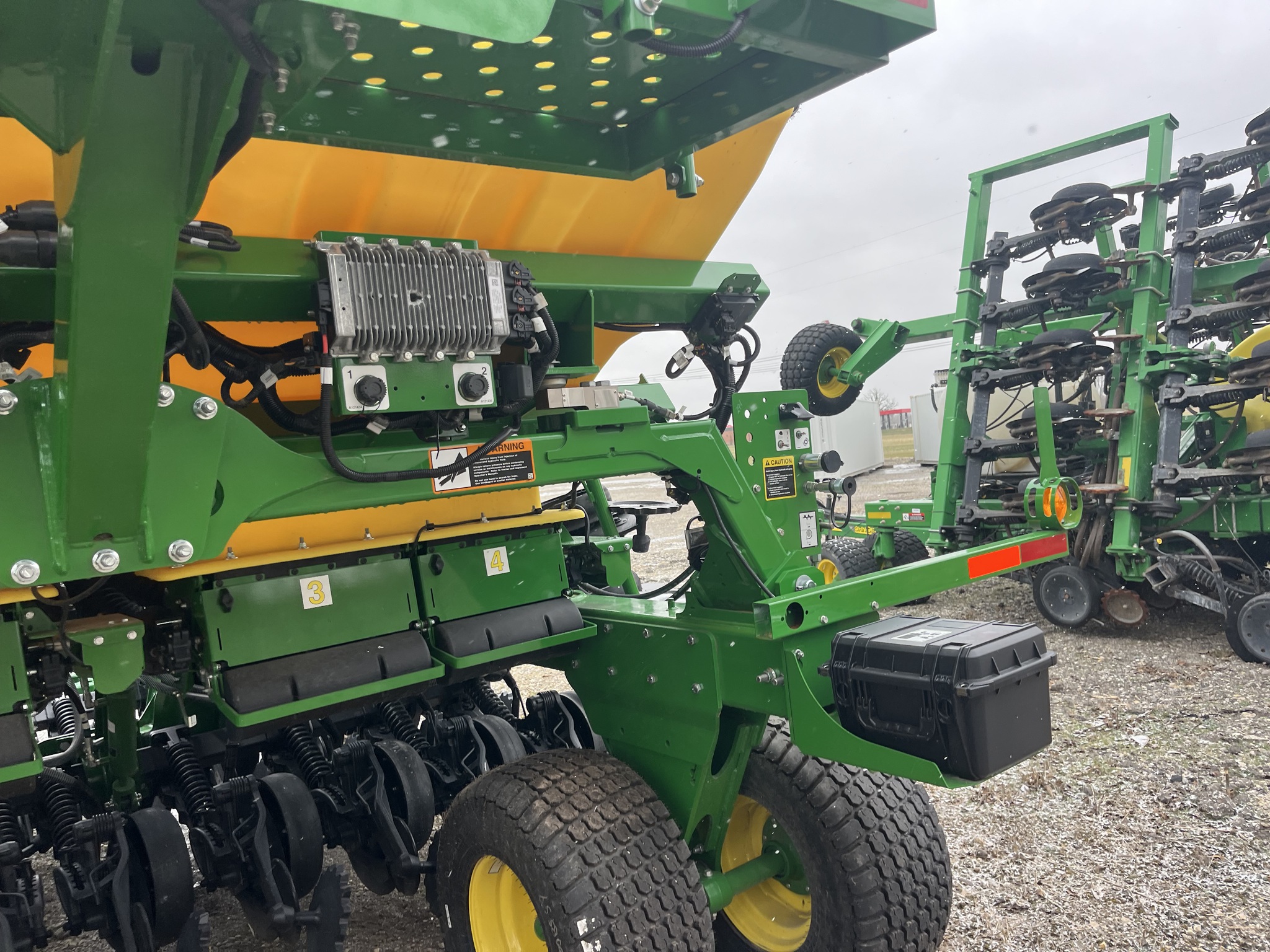 2025 John Deere N530C Image 13