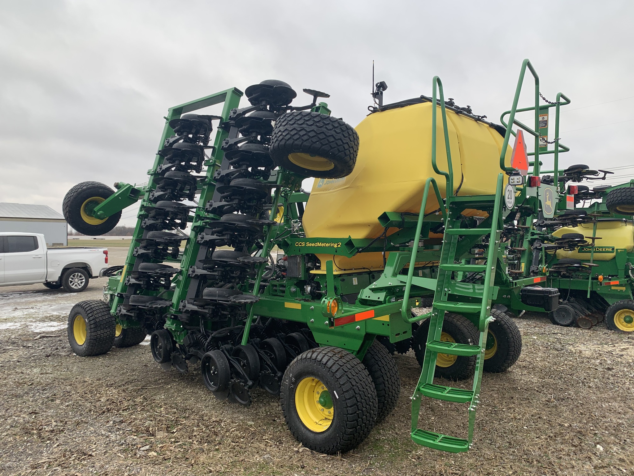 2025 John Deere N530C Image 3