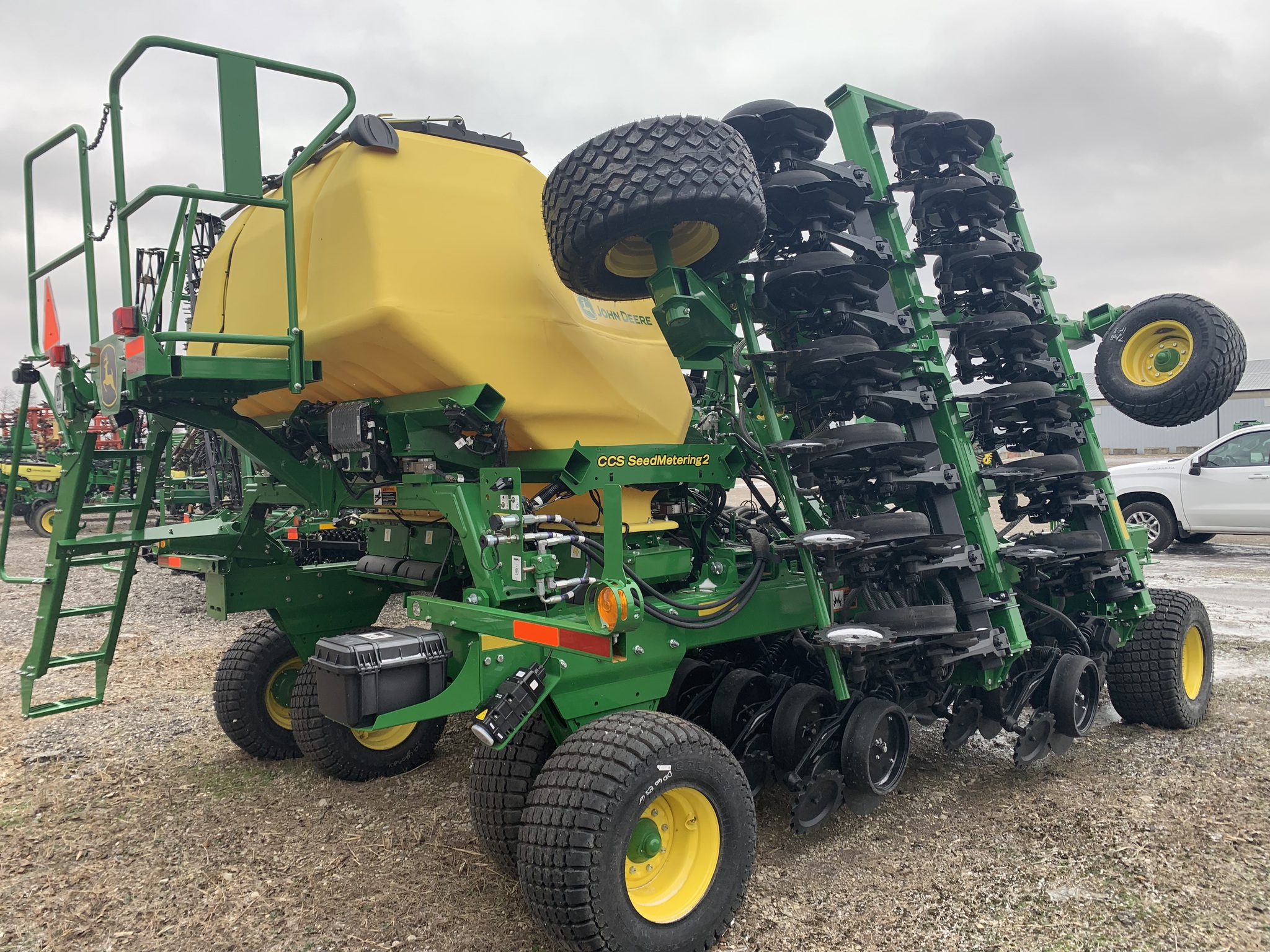 2025 John Deere N530C Image 4