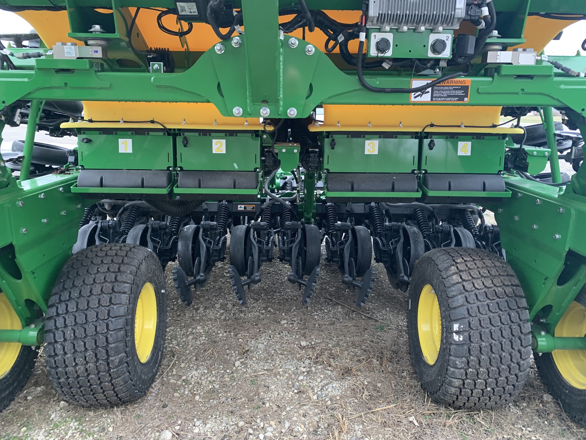 2025 John Deere N530C Image 5