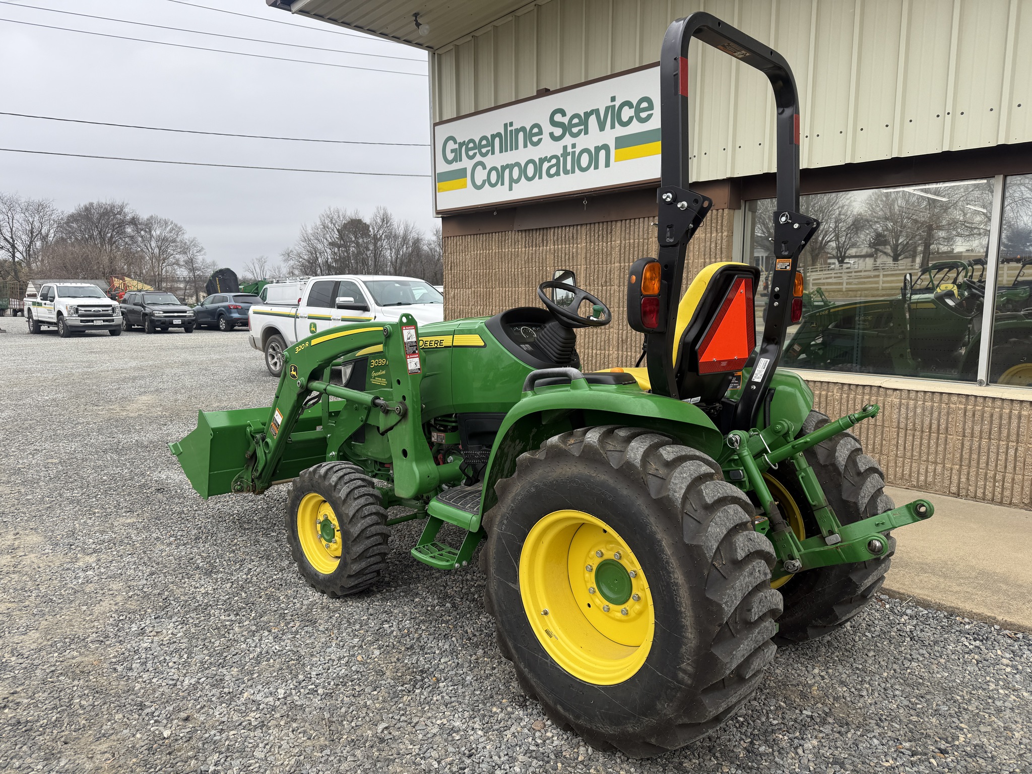 2018 John Deere 3039R Image 2