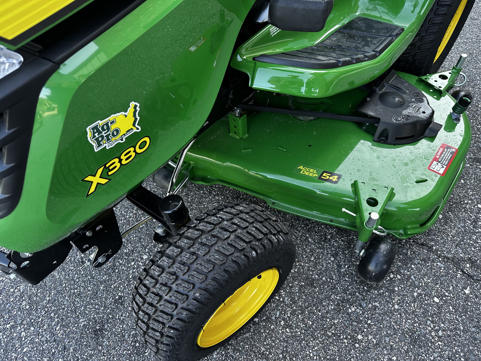 2025 John Deere X380 Image 3