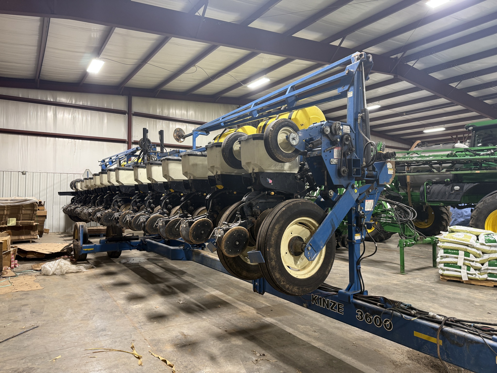 2002 Kinze 3600