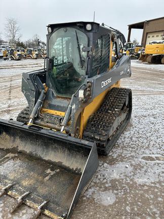 Photo of a 2023 John Deere 325G
