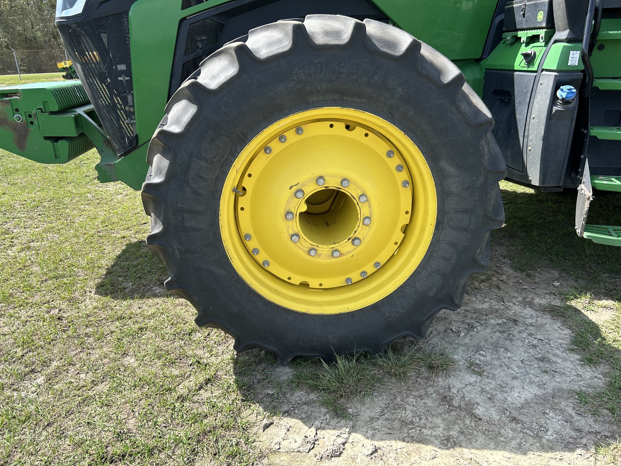 2023 John Deere 8R 340 Image 9