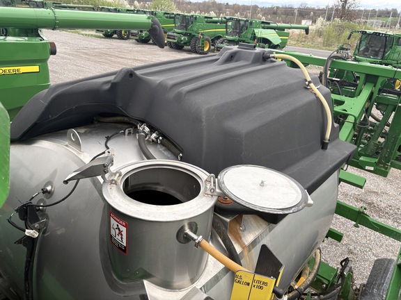 Photo of 2023 John Deere 412R