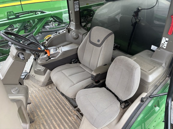 Photo of 2023 John Deere 412R