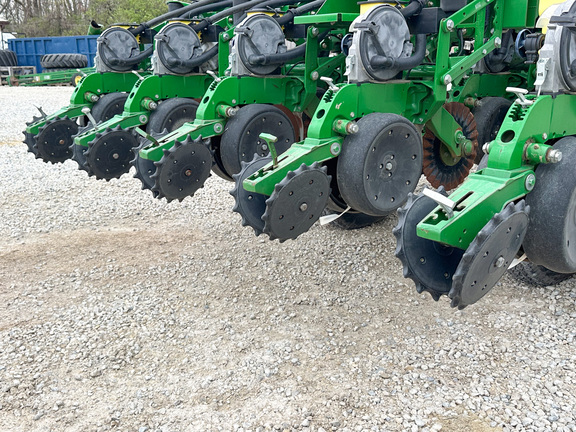 2013 John-Deere 1790