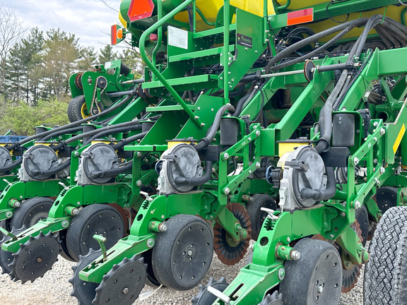 2013 John-Deere 1790