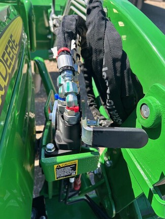 2024 John Deere 1025R (3rd thumbnail)