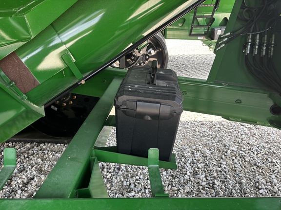 Used 2024 Unverferth 1319 Grain Carts at Koenig Equipment in Knightstown, IN - Photo6
