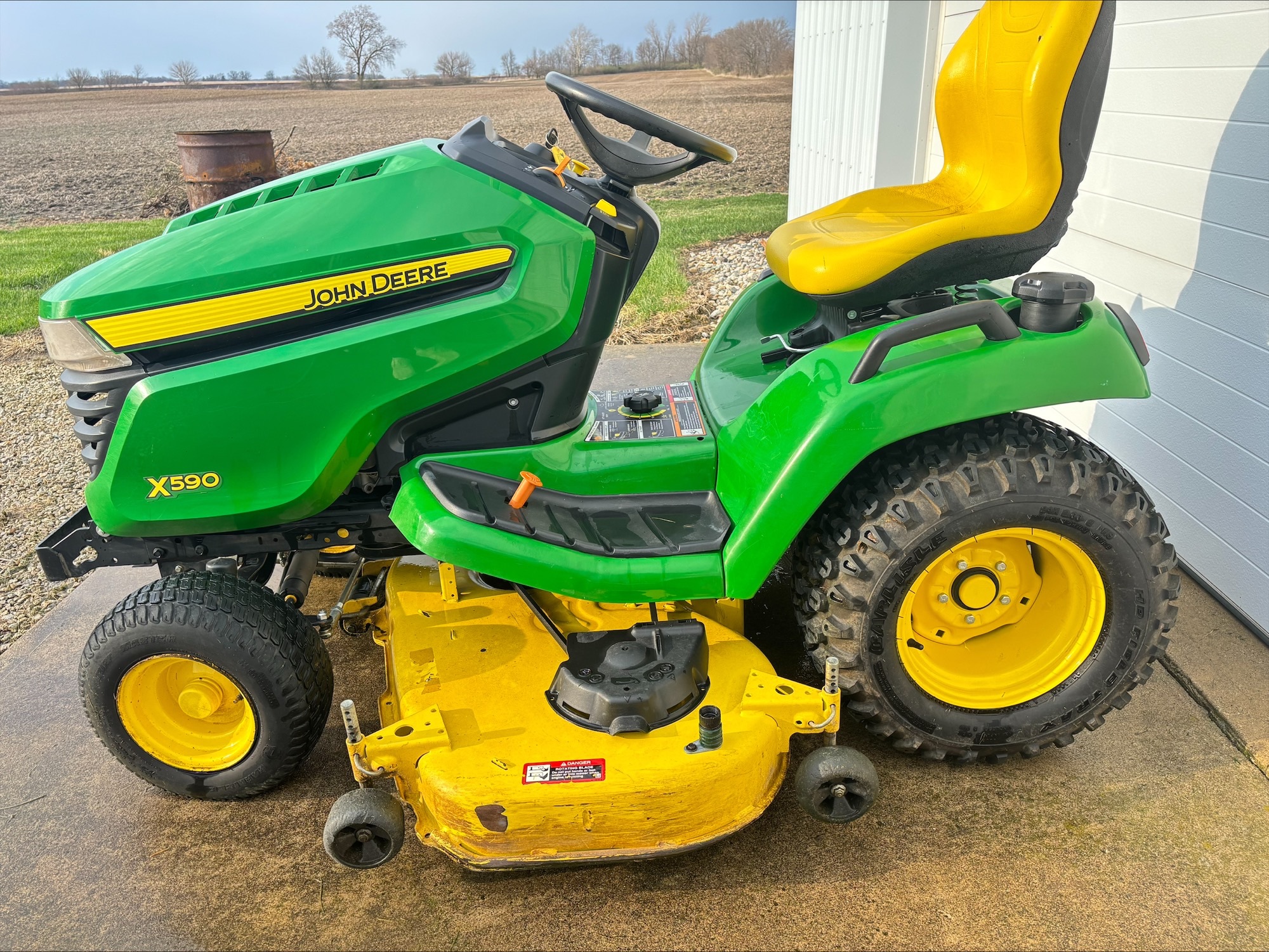 2020 John Deere X590 Image 3