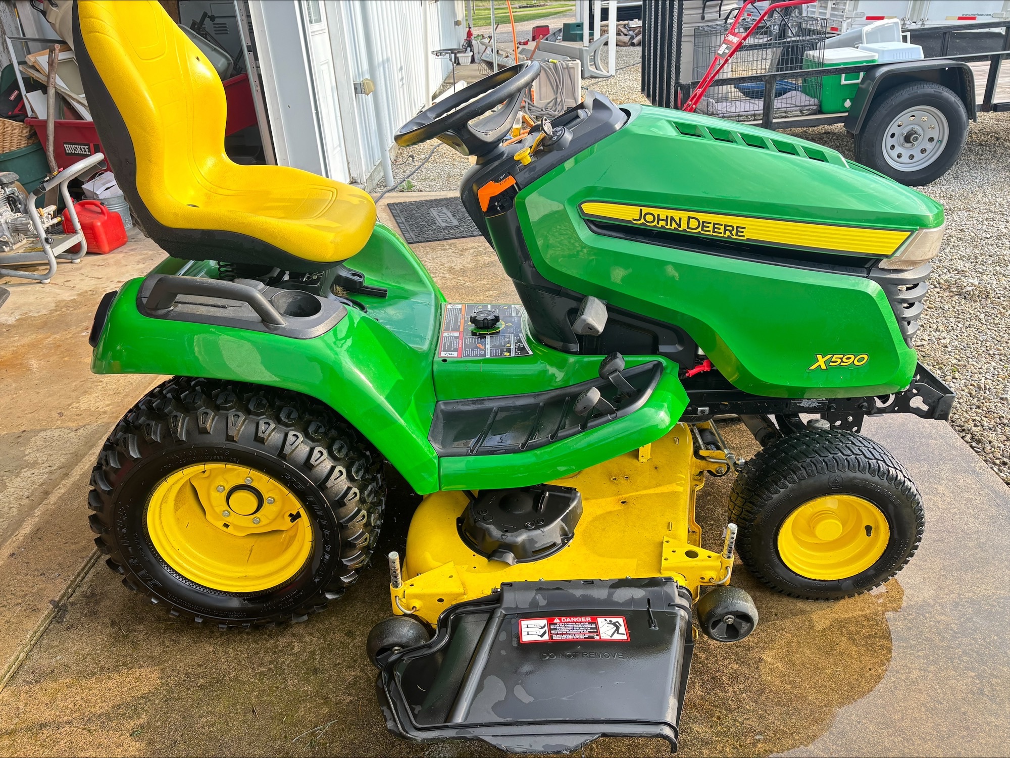 2020 John Deere X590 Image 7