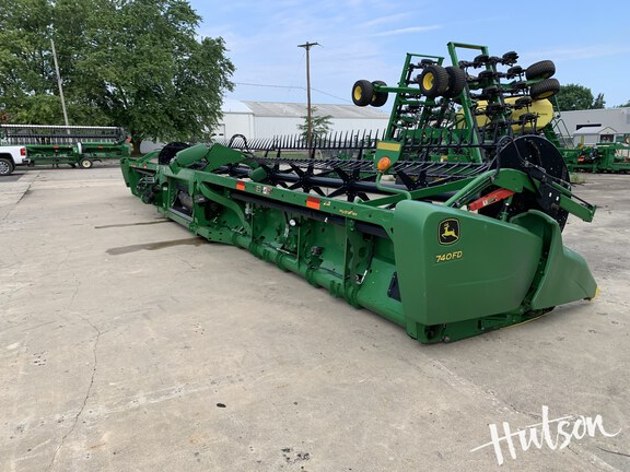 Photo of 2019 John Deere 740FD