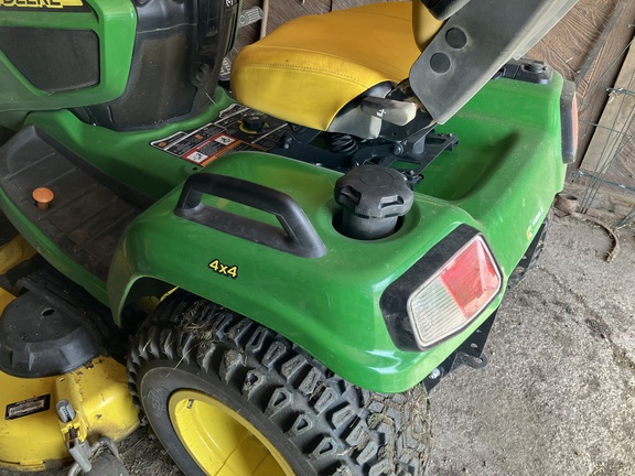2021 John Deere X738 - Photo15