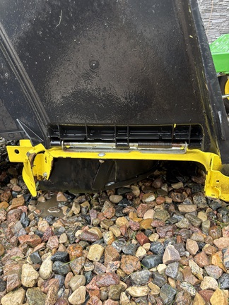 Used 2016 John Deere Z525E Zero Turn Mowers at Horizon Ag & Turf in St. Paul, AB - Photo6