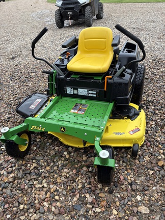 Used 2016 John Deere Z525E Zero Turn Mowers at Horizon Ag & Turf in St. Paul, AB - Photo1