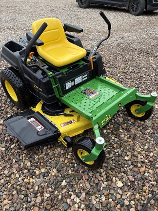 Used 2016 John Deere Z525E Zero Turn Mowers at Horizon Ag & Turf in St. Paul, AB - Photo3