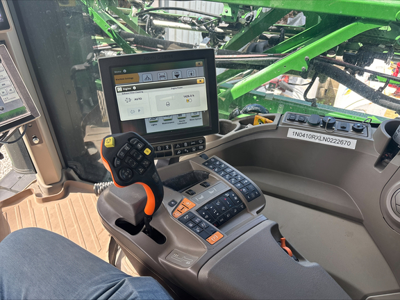 Used 2022 John Deere 410R Self Propelled Sprayers at Koenig Equipment in Oxford, OH - Photo5