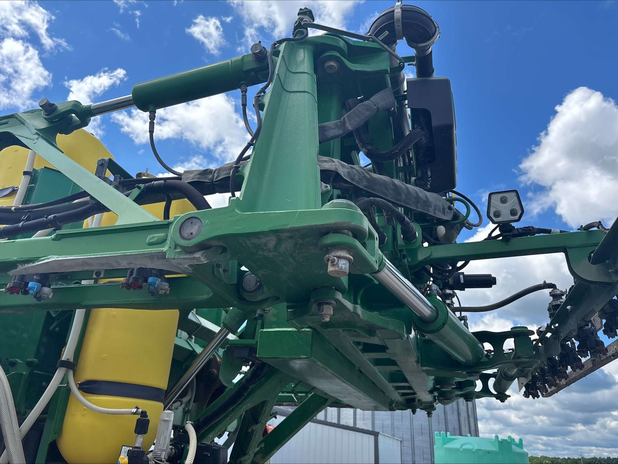 Used 2022 John Deere 410R Self Propelled Sprayers at Koenig Equipment in Oxford, OH - PhotoXL12