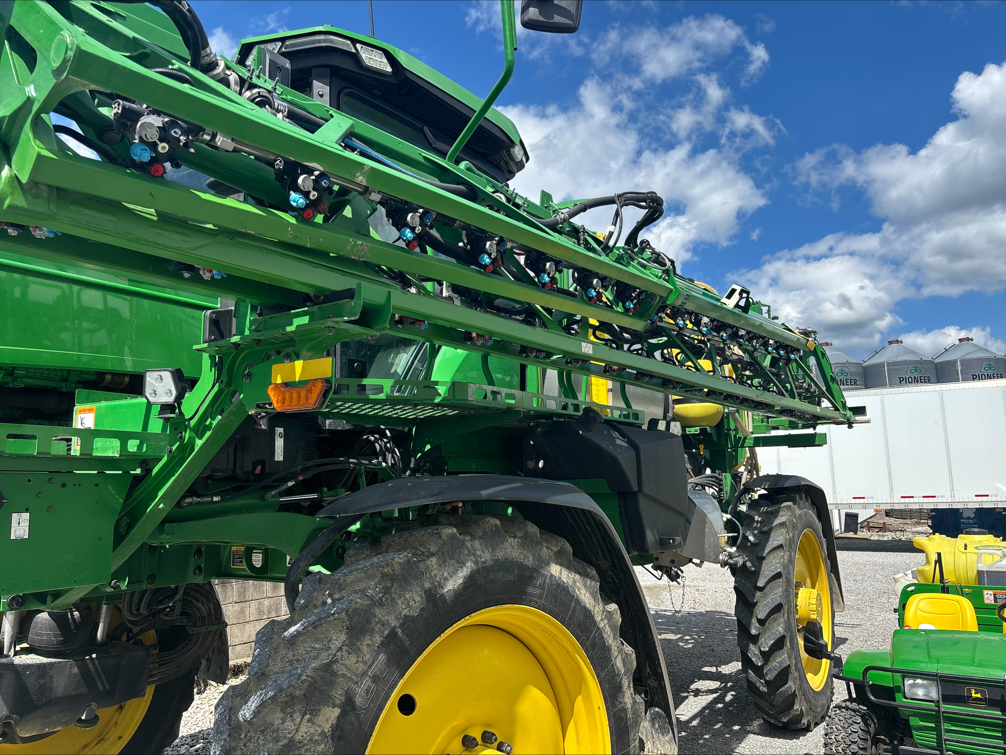 Used 2022 John Deere 410R Self Propelled Sprayers at Koenig Equipment in Oxford, OH - PhotoXL22