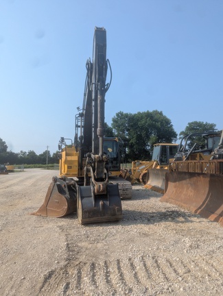 2024 John Deere 245 P