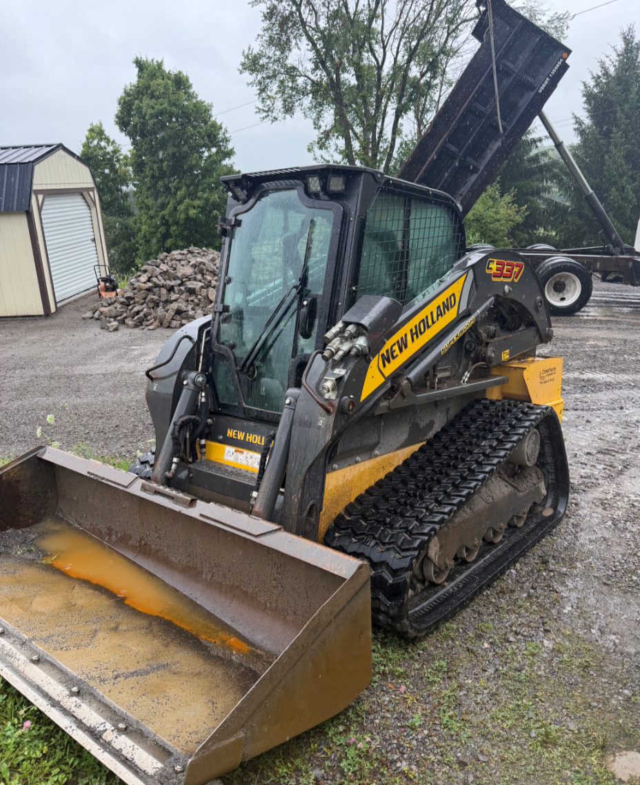 NEW HOLLAND オーバーオール LL 黒/黄 2011 New Holland L225 - Sydenstricker Nobbe Partners