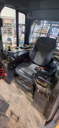 2023 John Deere 700L XLT