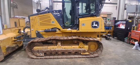 2023 John Deere 700L XLT
