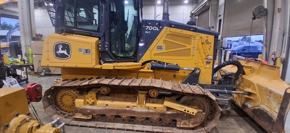 2023 John Deere 700L XLT