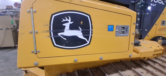 2023 John Deere 700L XLT