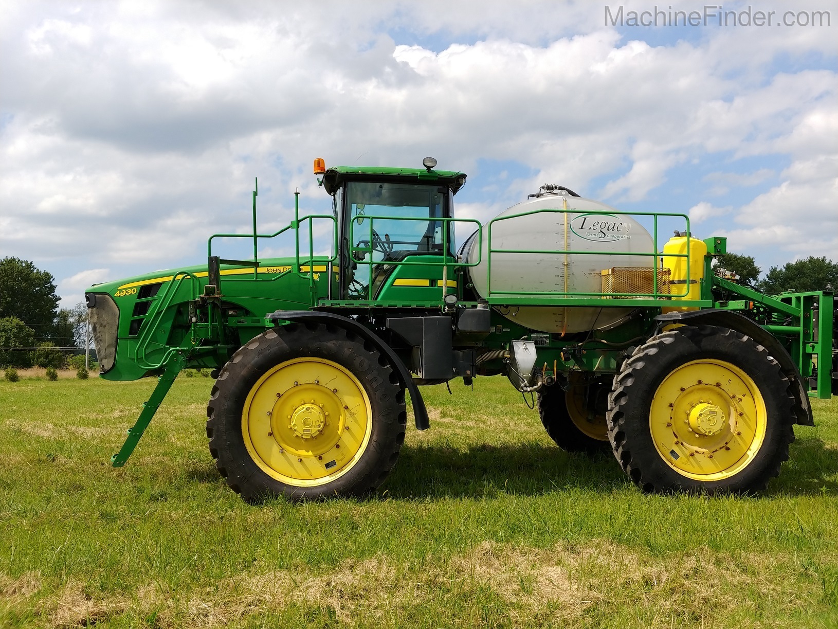 2011 John Deere 4930 Image 2