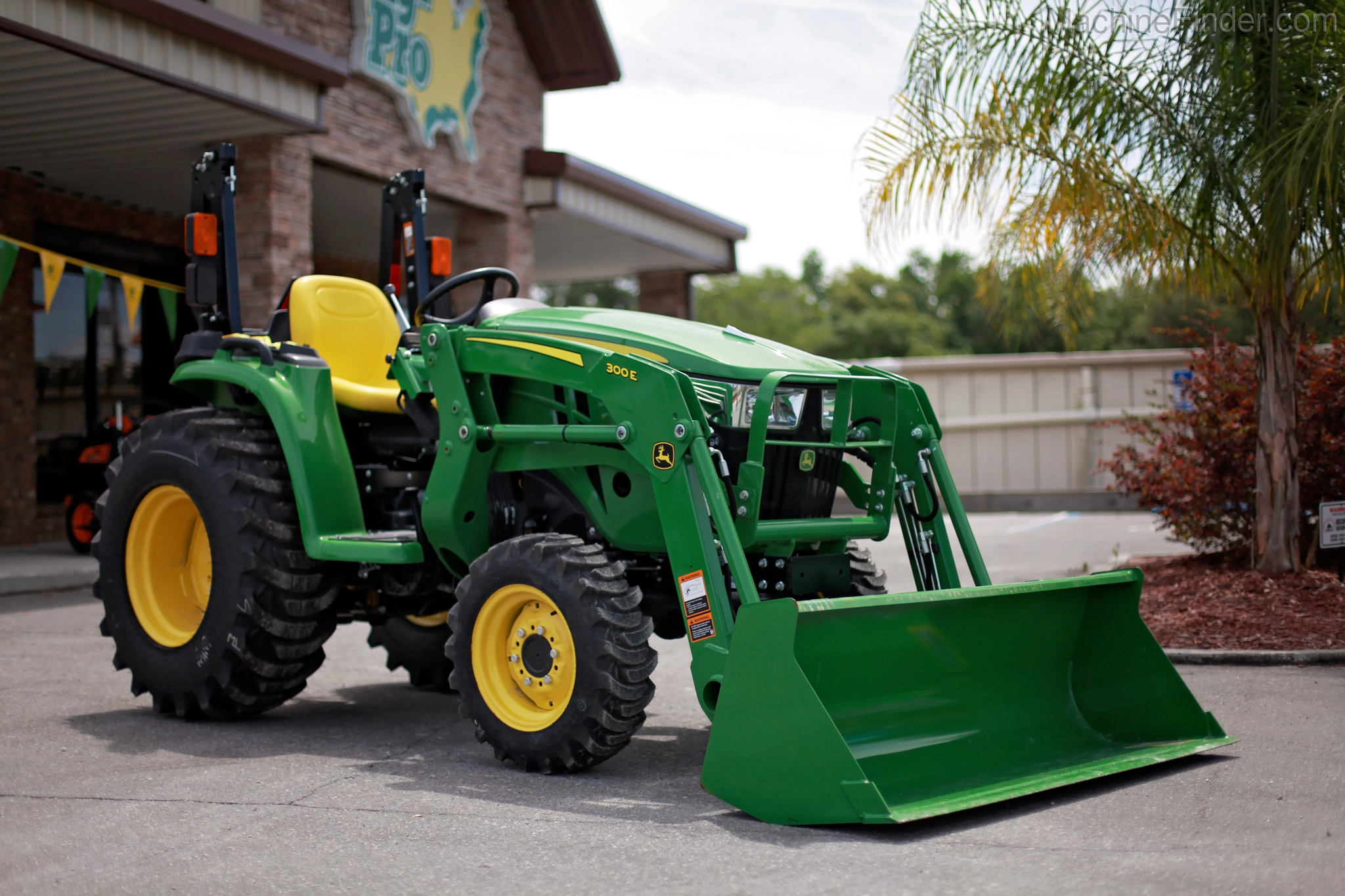 2020 John Deere 3038E Image 1