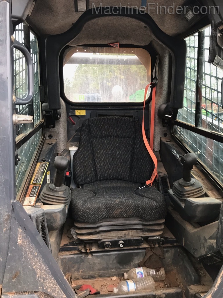 2018 John Deere 333G Image 5